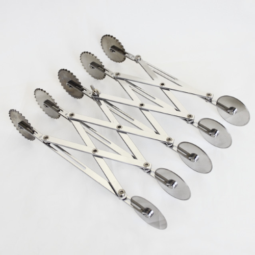 Bicicletta tagliapasta estendibile a 5 lame in acciaio inox liscie ed ondulate Schneider